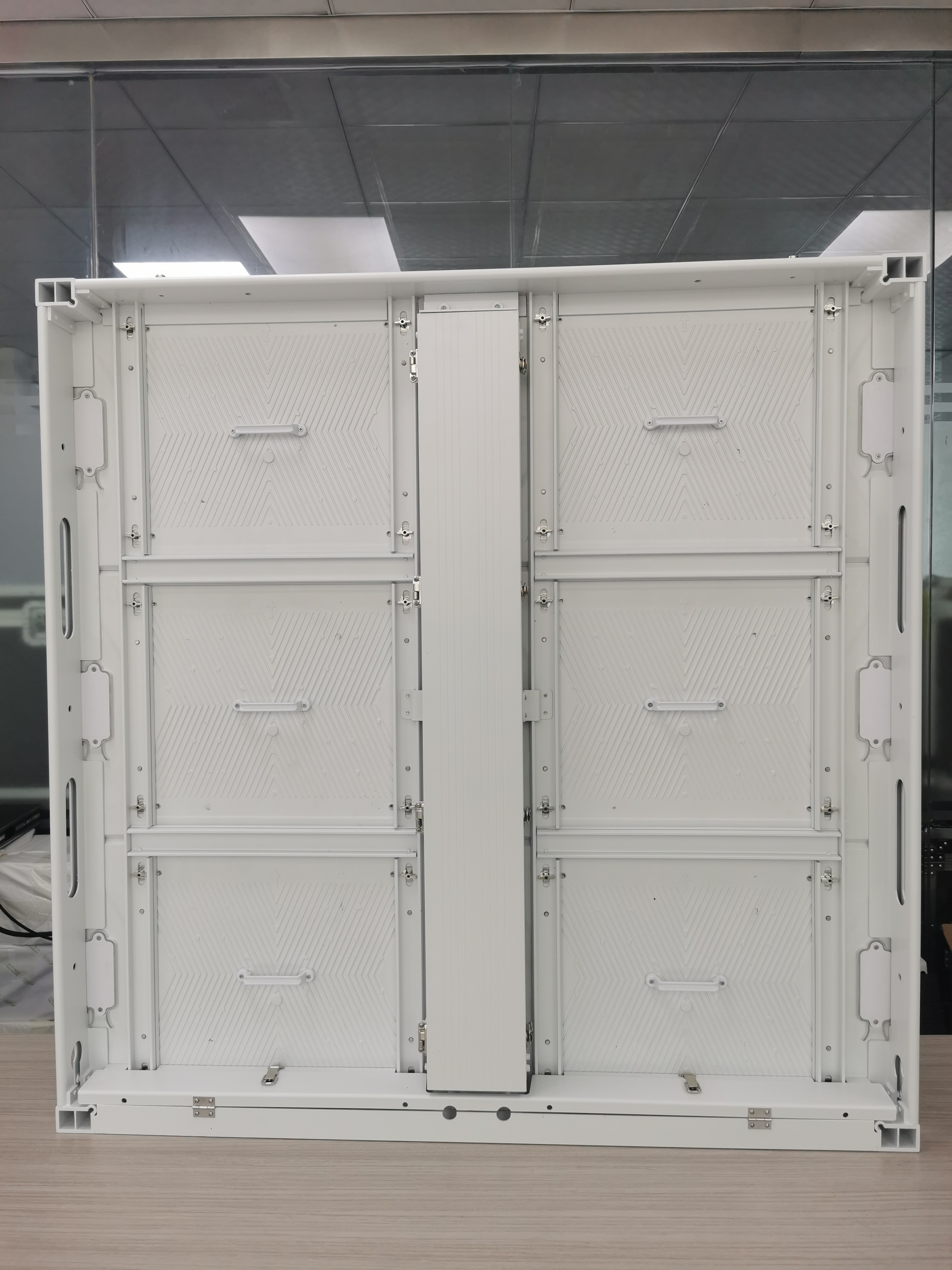 Outdoor Lightweight LED Display For Wall-Mounted Installation