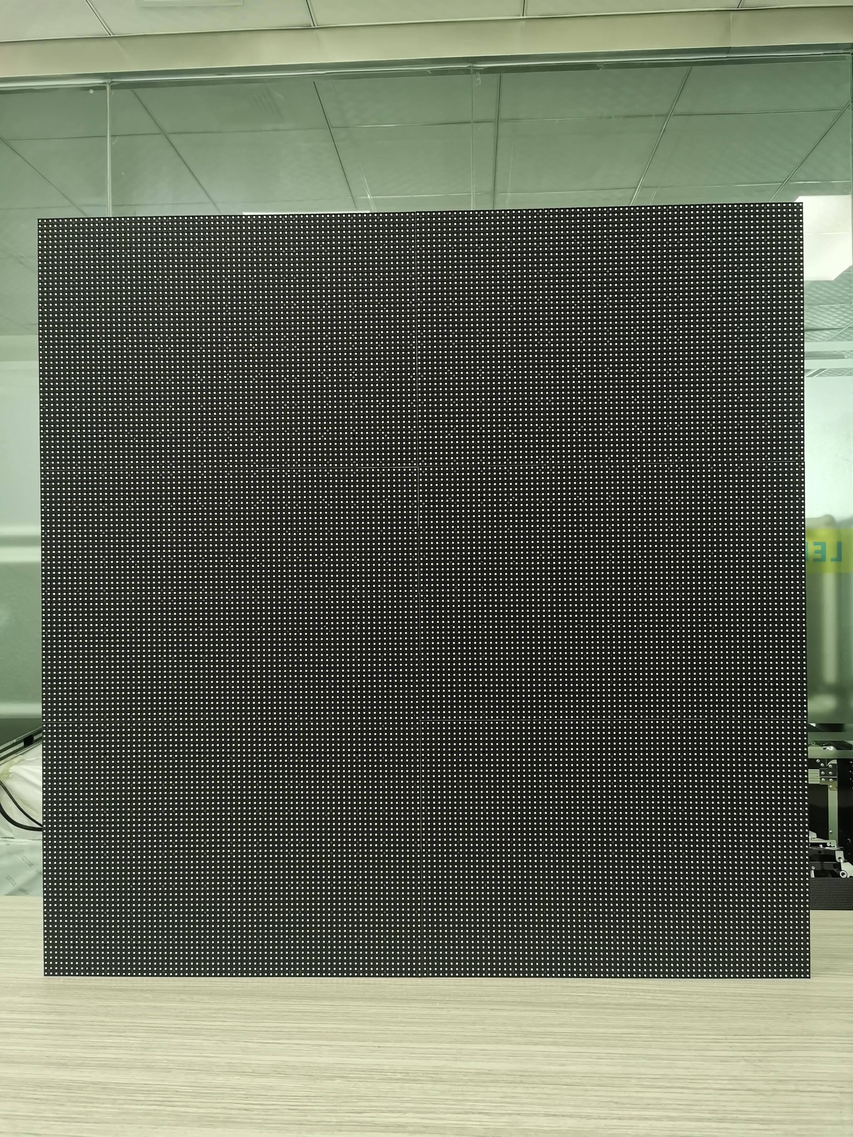 Outdoor Lightweight LED Display For Wall-Mounted Installation