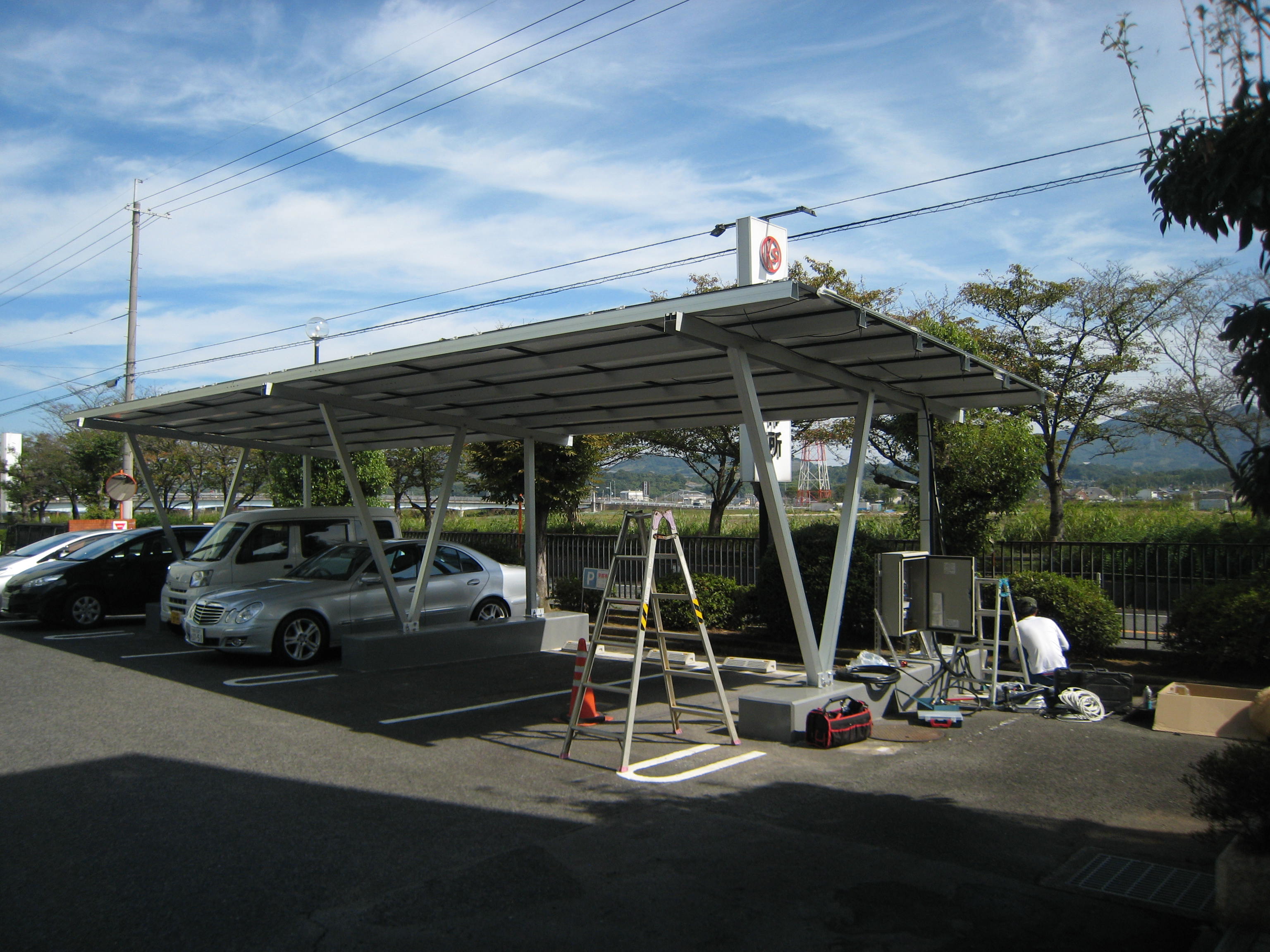 scaffalature solari per posto auto coperto