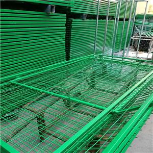 Rete di recinzione galvanizzata curva del campo della rete metallica rivestita PVC del filo metallico