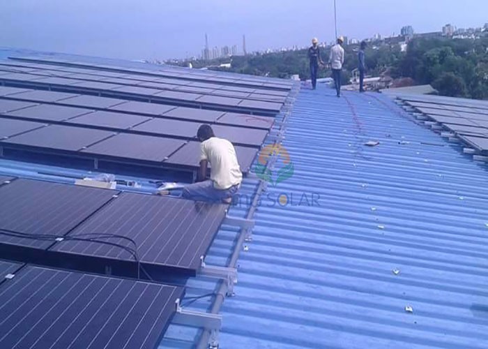 Sistema de montagem de telhado de metal MG Solar 250KW localizado em Colombo, Sri Lanka