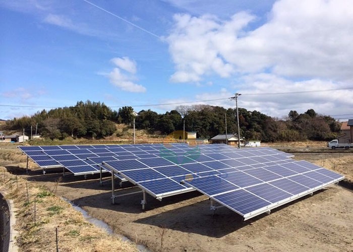 Sistema de montagem em terra de alumínio MG Solar 150KW localizado em Fukuoka, Japão