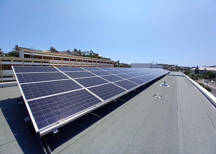 Sistema di scaffalature solari a tetto piano da 1000 KW in Giappone