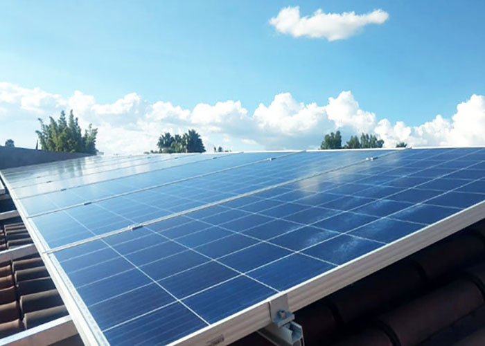İspanya ilk kez fotovoltaik kapasitesini kesti