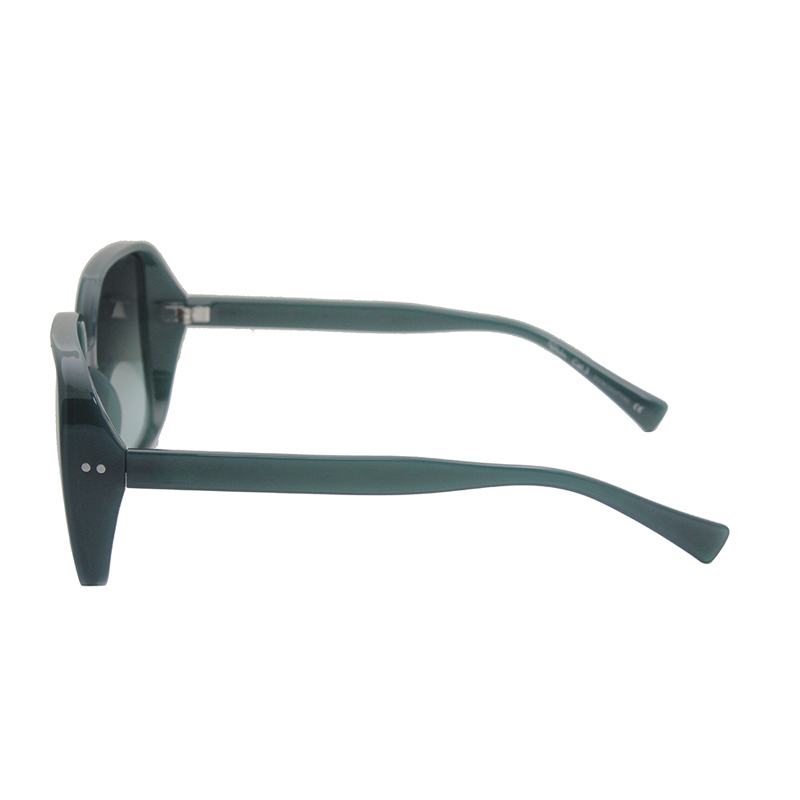 نظارات شمسية نسائية أنيقة كبيرة الحجم بتصميم أنيق