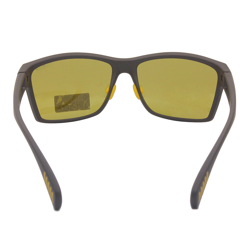 Производитель выпускает плавающие поляризованные солнцезащитные очки ТПХ для рыбалки, серфинга и водных видов спорта.