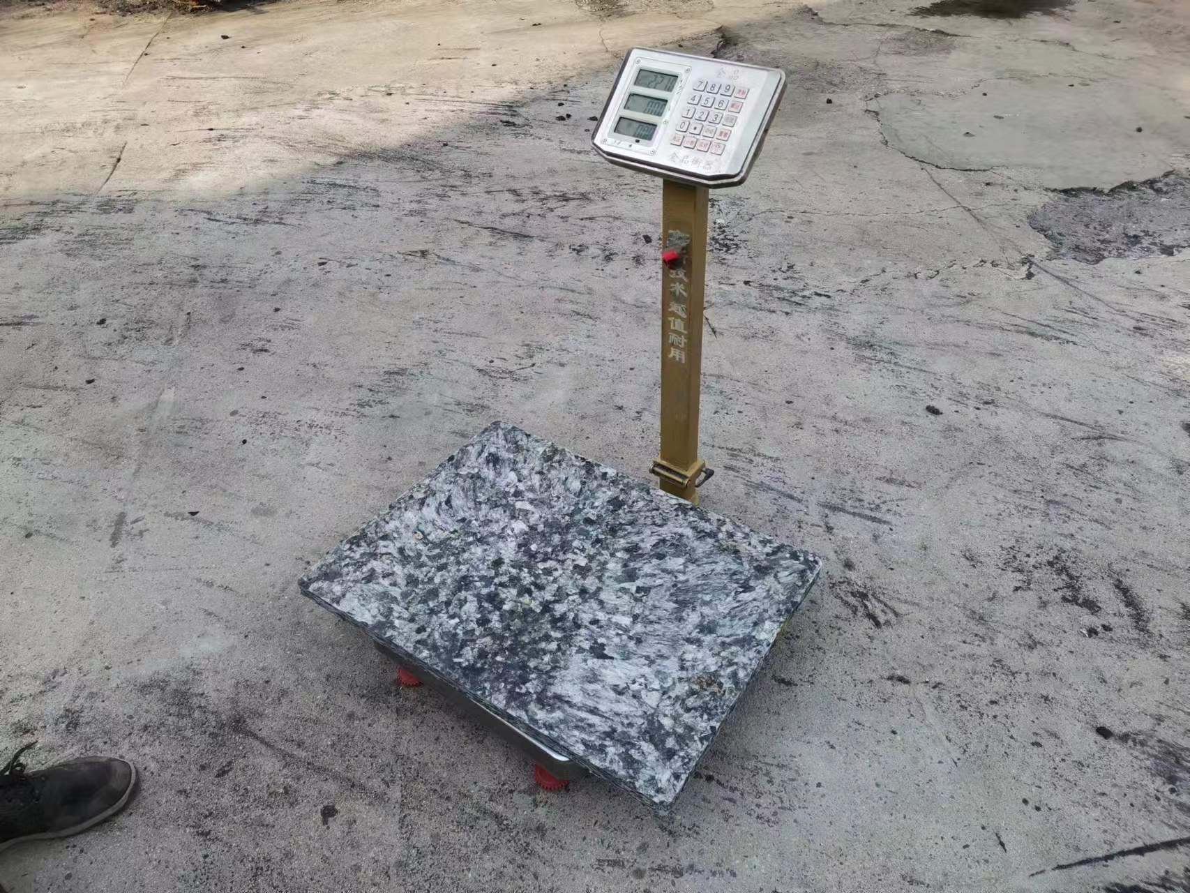 70% White Fiberglass GMT Block Pallet