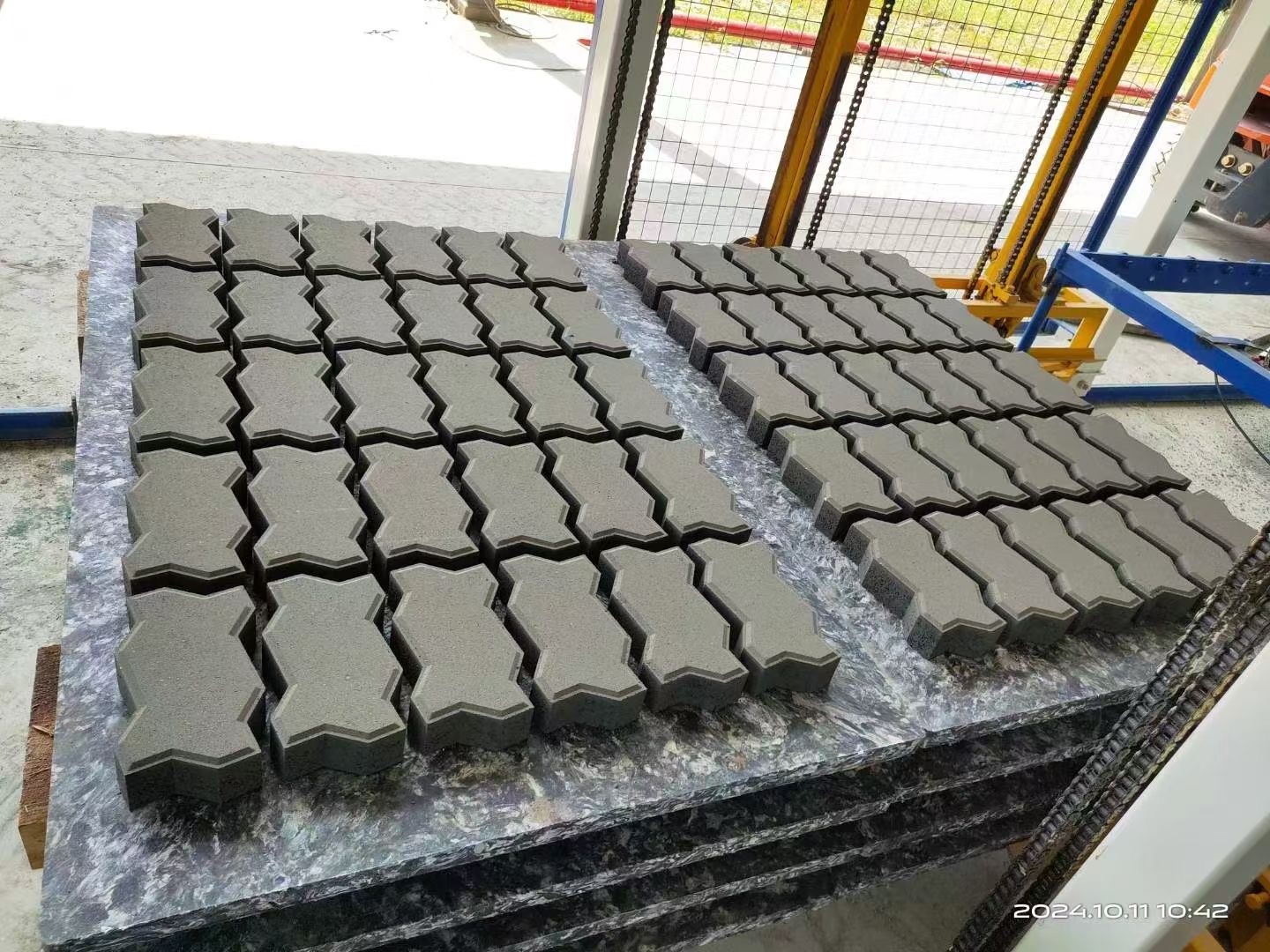 85% Reinforced White GMT Fiberglass Pallet