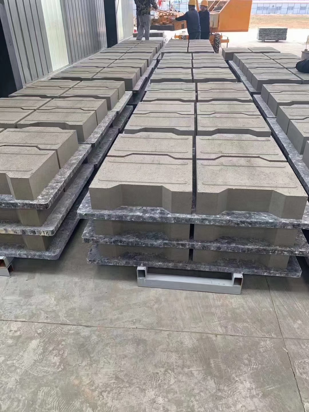 70% White Fiberglass GMT Block Machine Pallet
