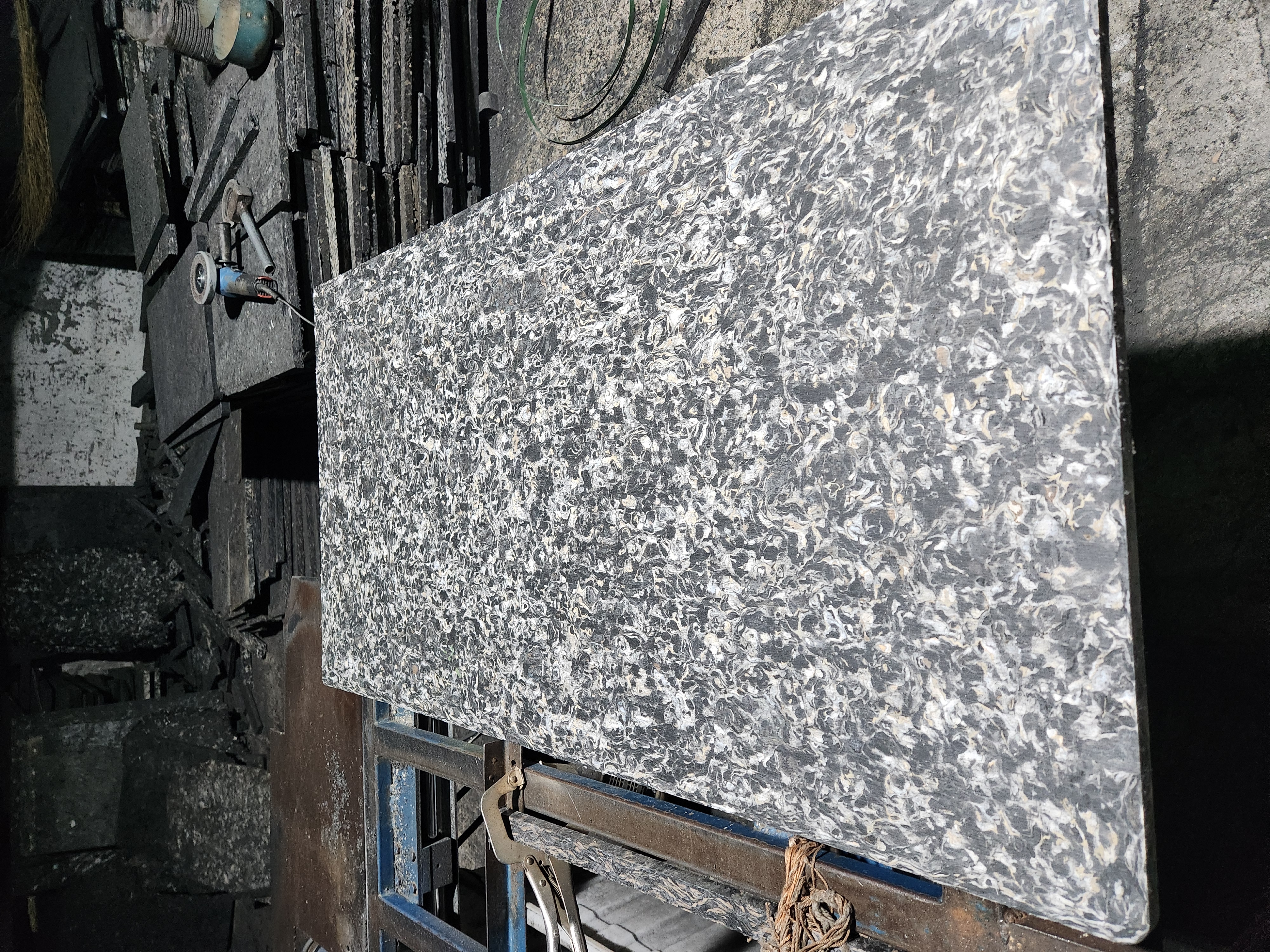 70% White Fiberglass GMT Block Machine Pallet