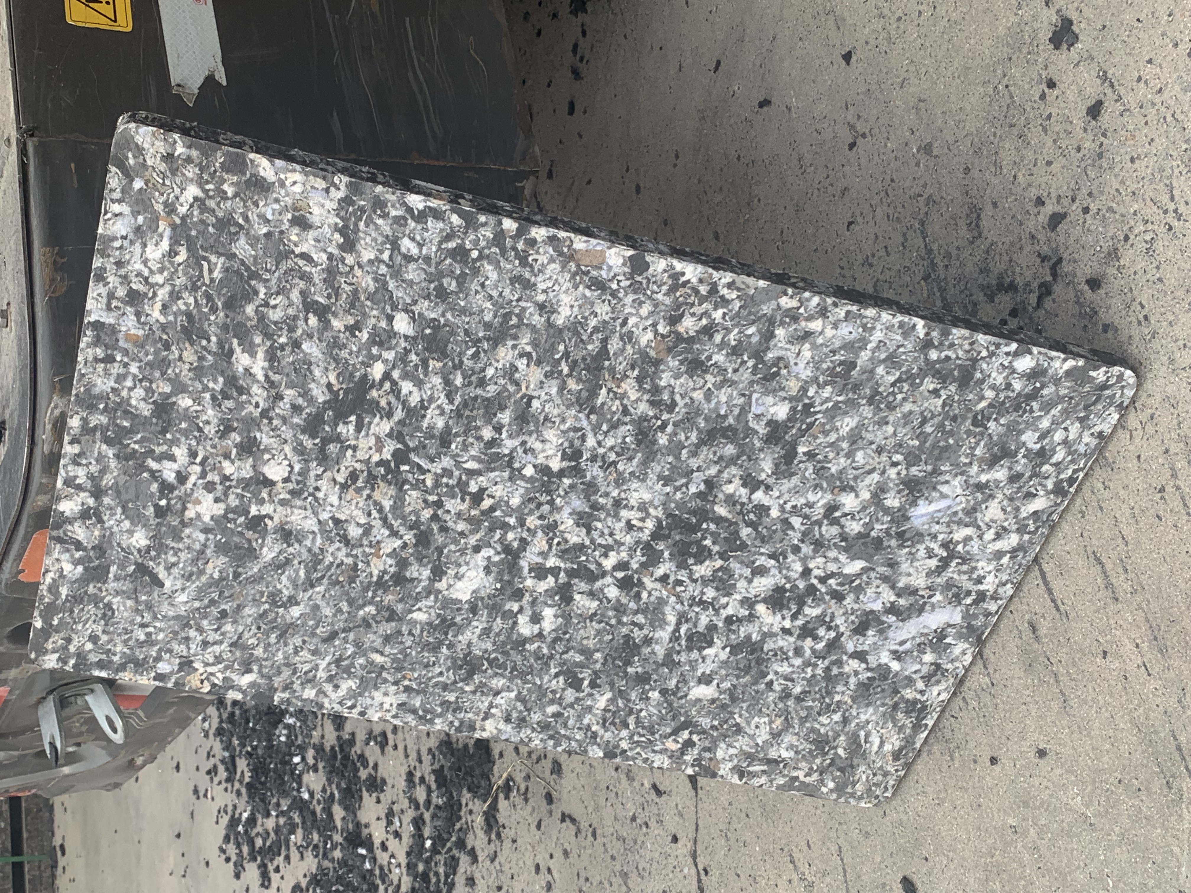 50% White Fiberglass GMT Pallet for block production