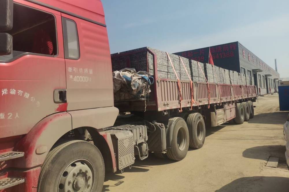 Fabricante e fornecedor profissional de paletes para máquinas de blocos – GMT Pallet