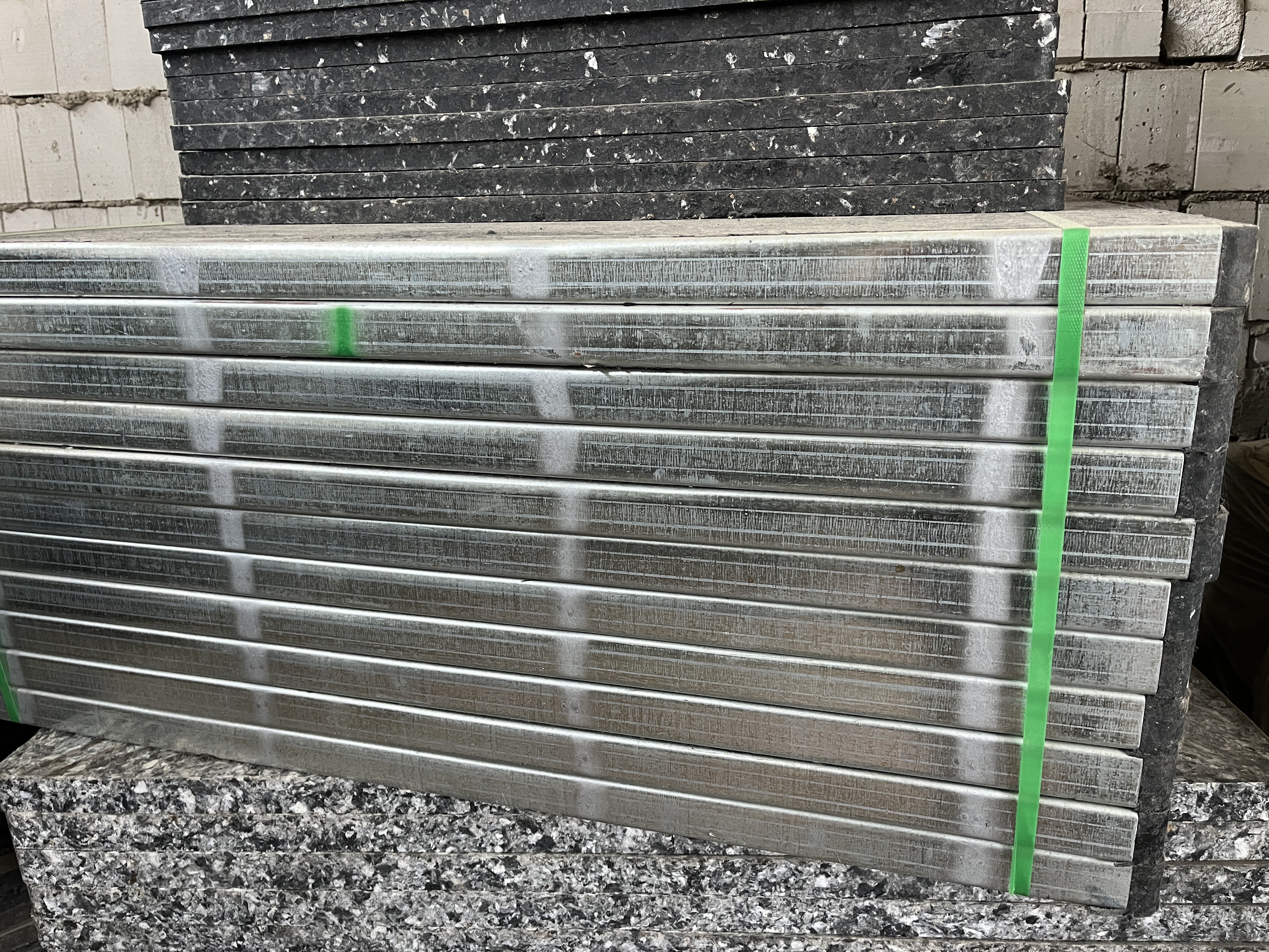 GMT Pallet with Steel Edge – Heavy Duty Block Machine Pallet