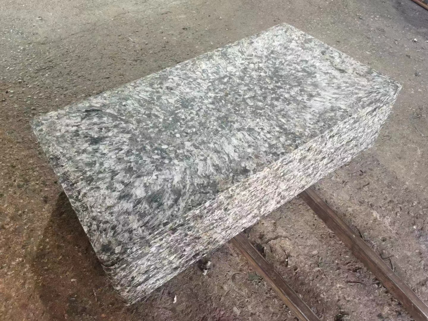 wood pallet for brick machine
