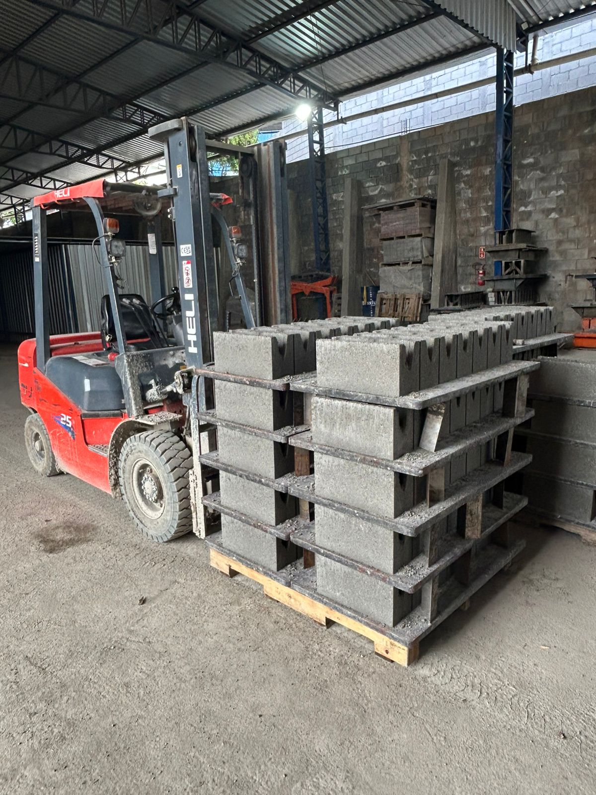 Block machine pallet