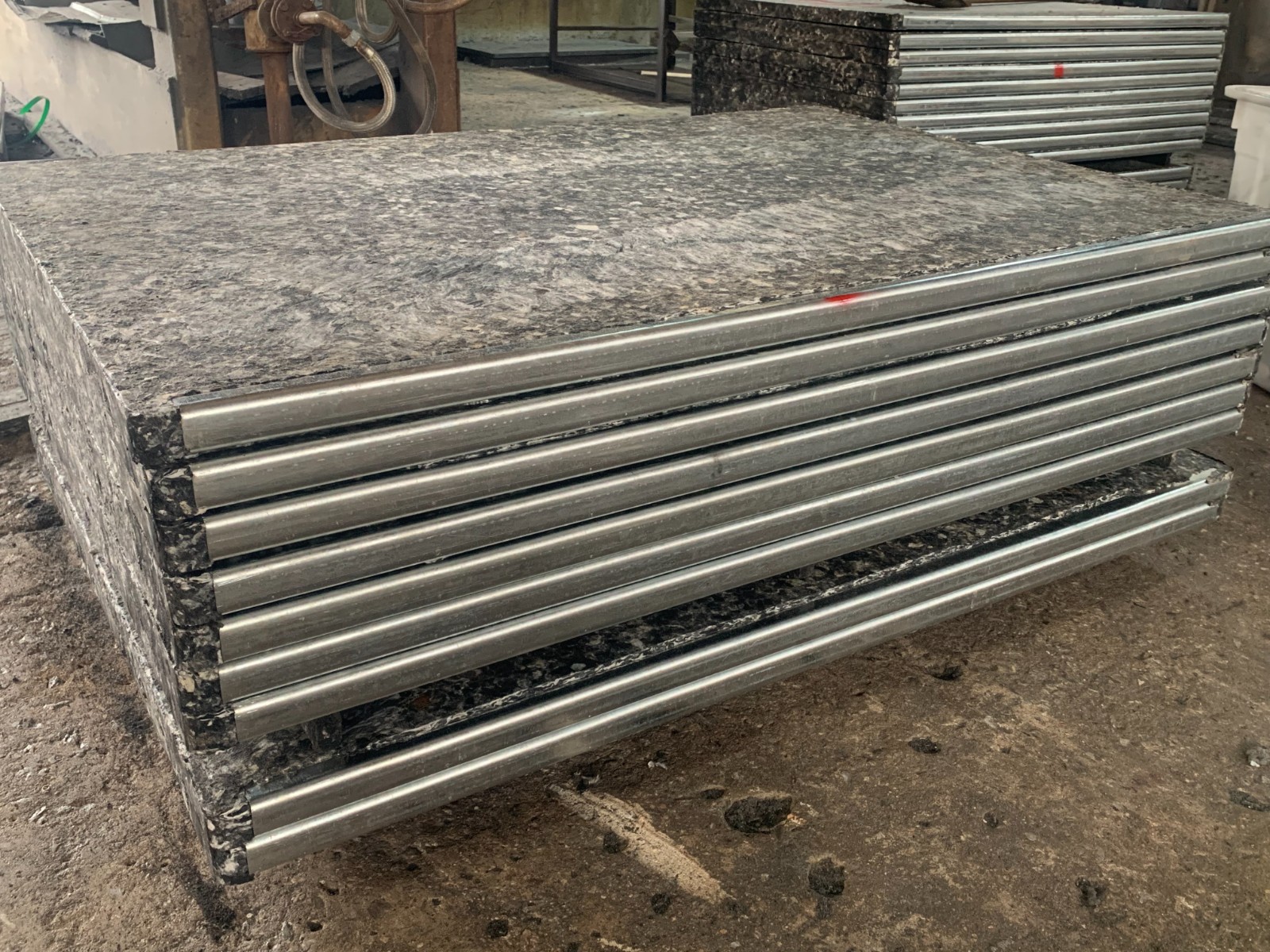 GMT Pallet With Steel Edge