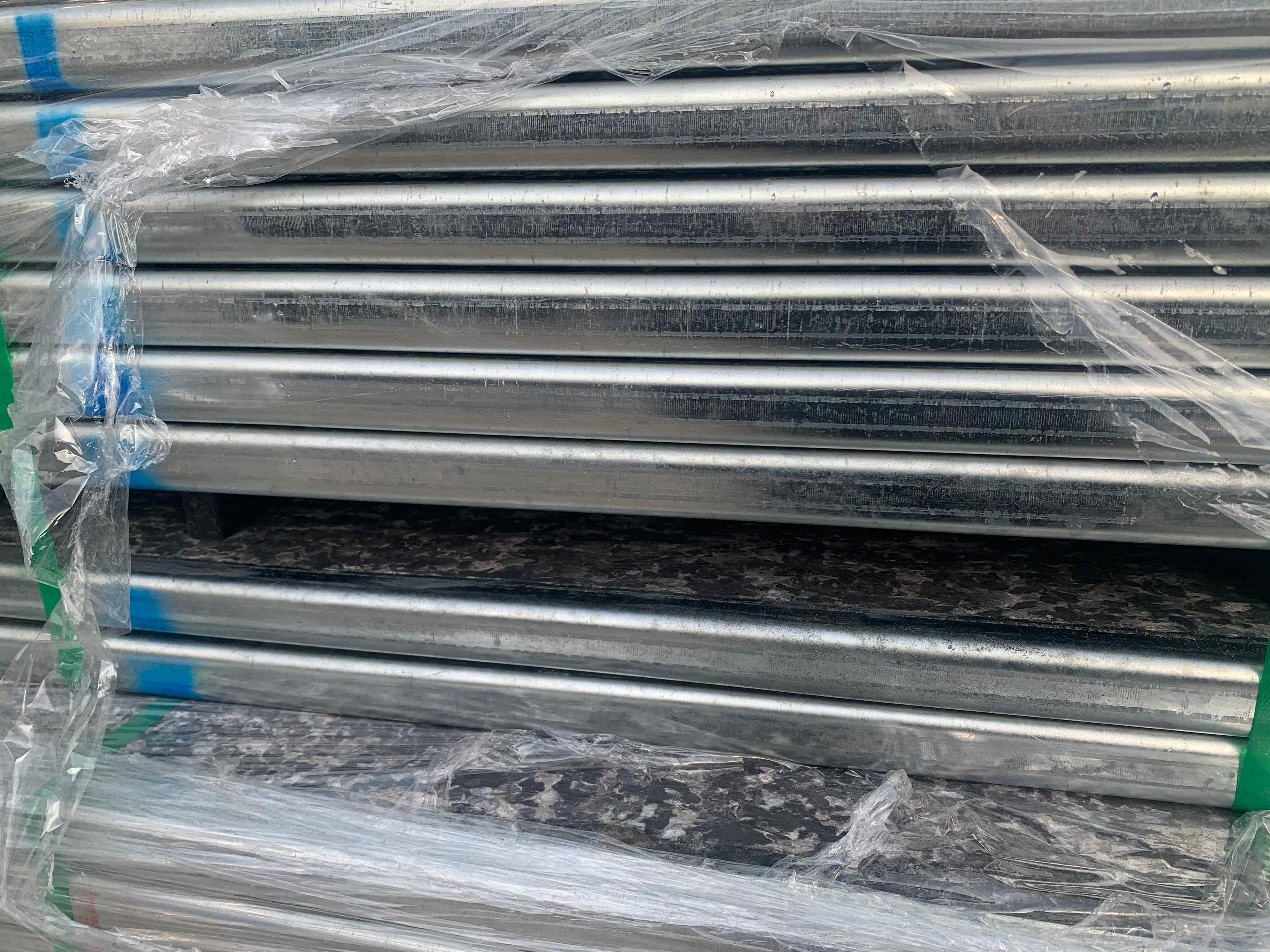 GMT Pallet with Steel Edge for QT8-15 Curbstone Production