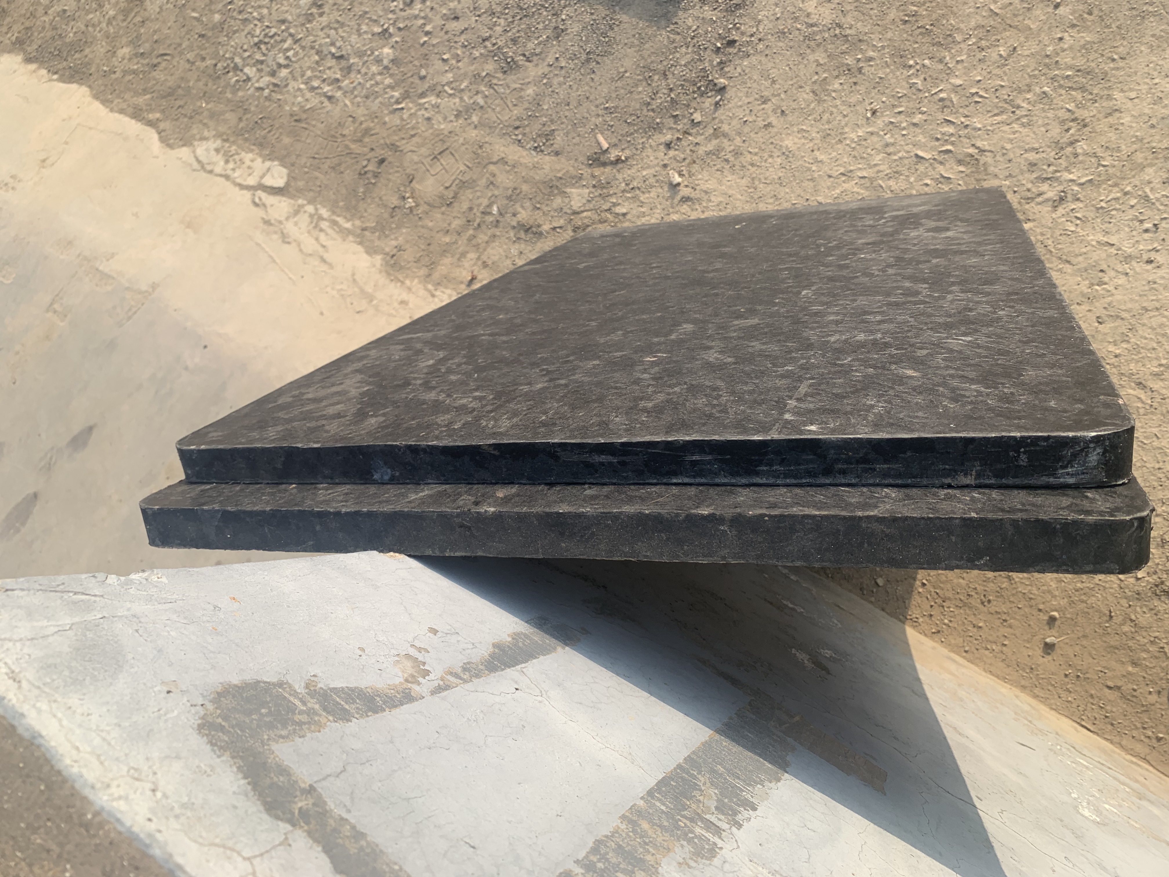 Palete GMT de 700×520×25mm para máquinas de blocos de concreto no Brasil