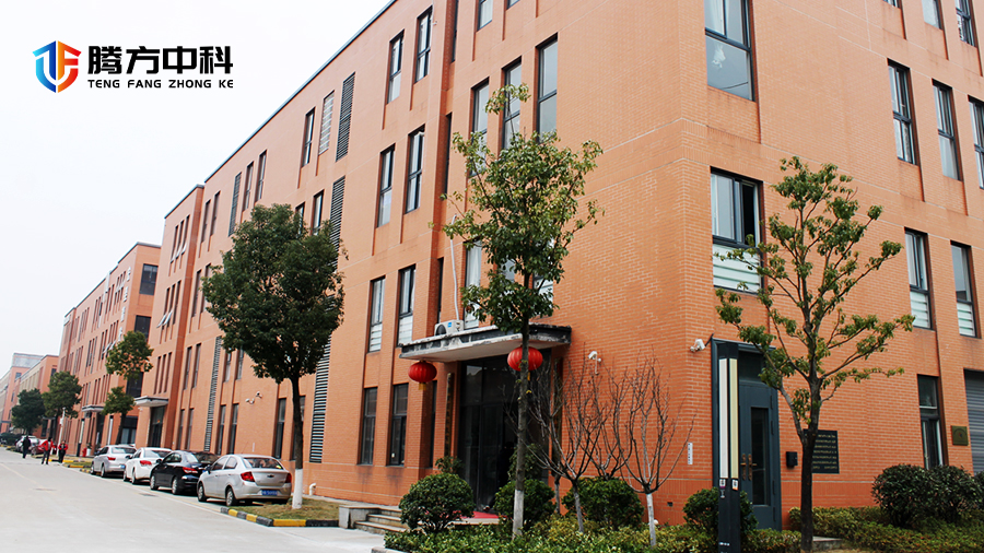 Expandable rectangular connector