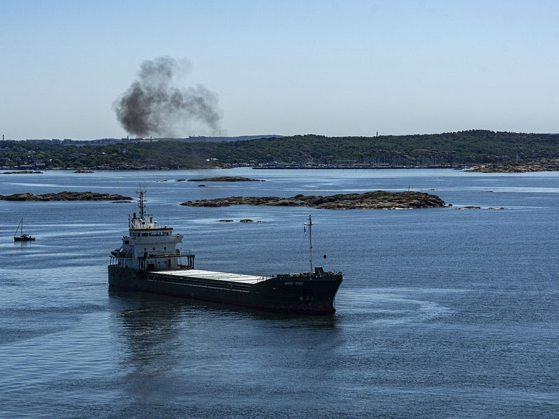 Intelligent monitoring facilities for ship energy consumption and emissions