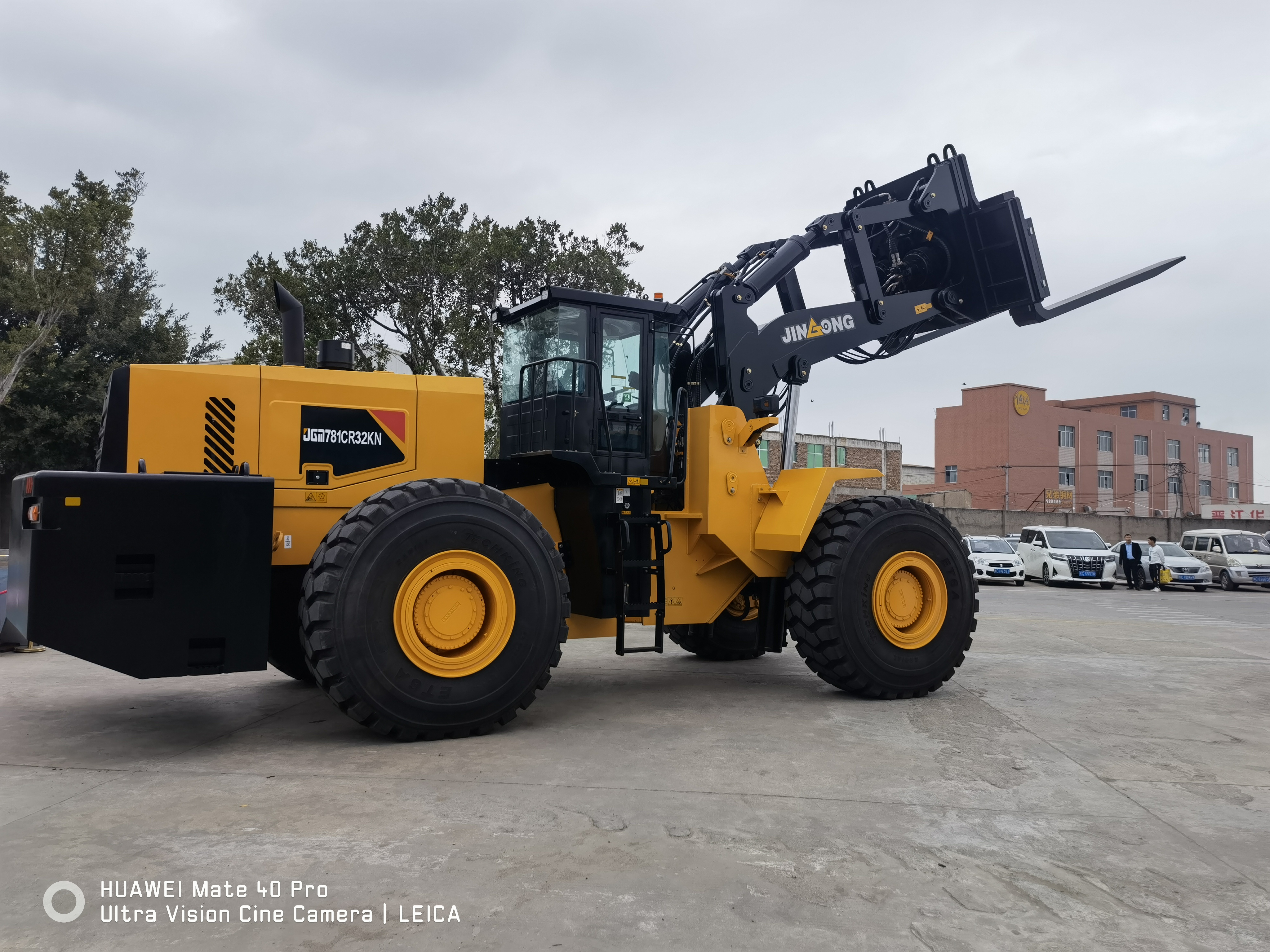 JGM781CRT32KN Container Rotating Loader
