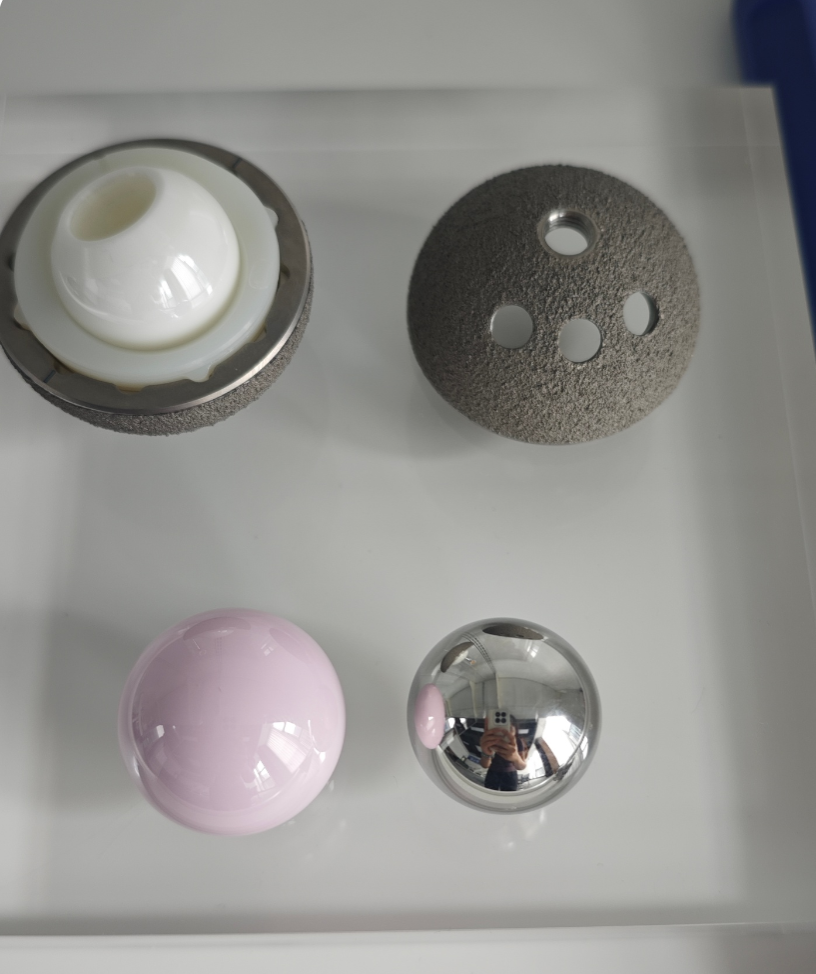 ceramic femoral head