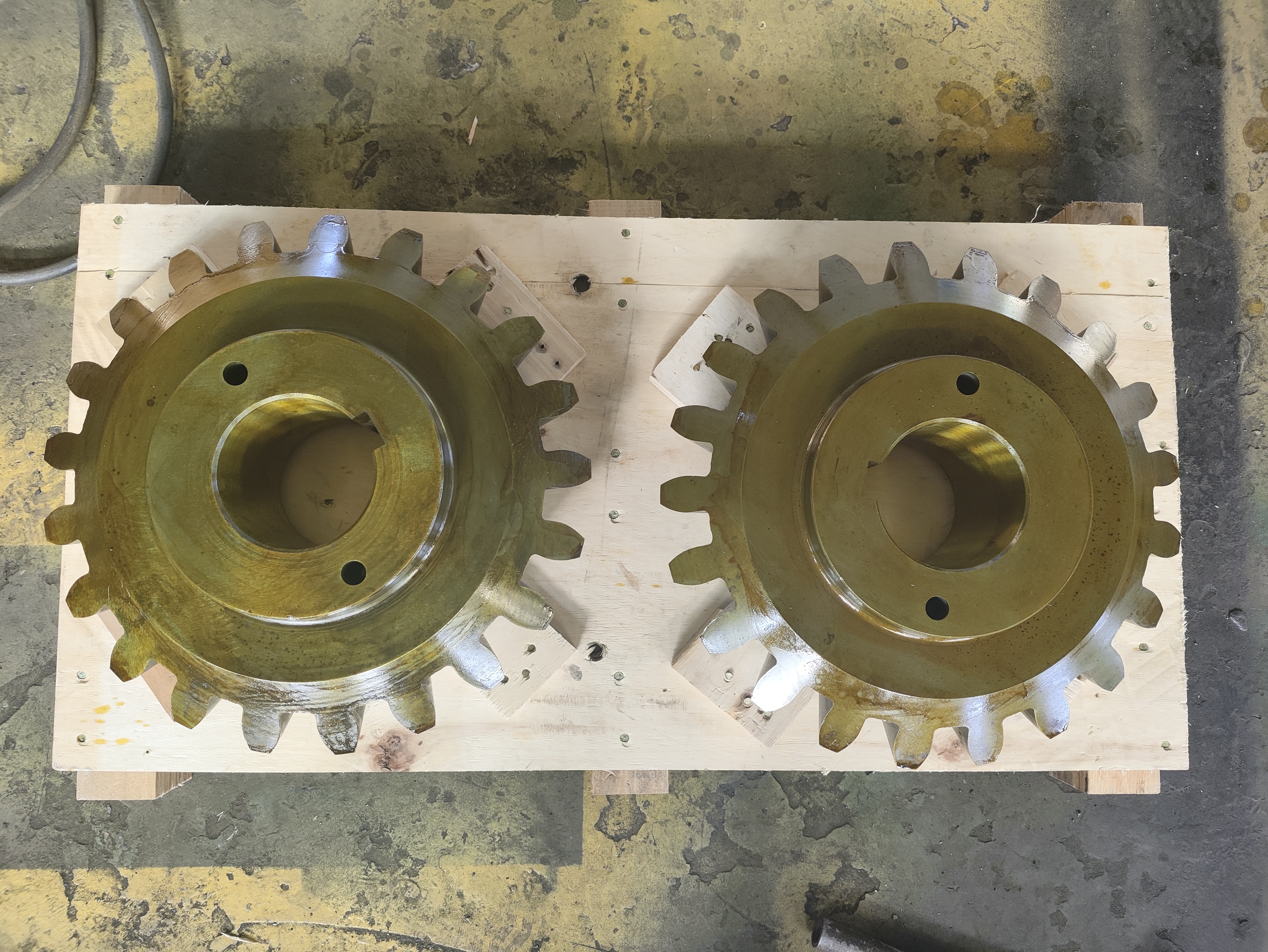 Cone crusher drive gear