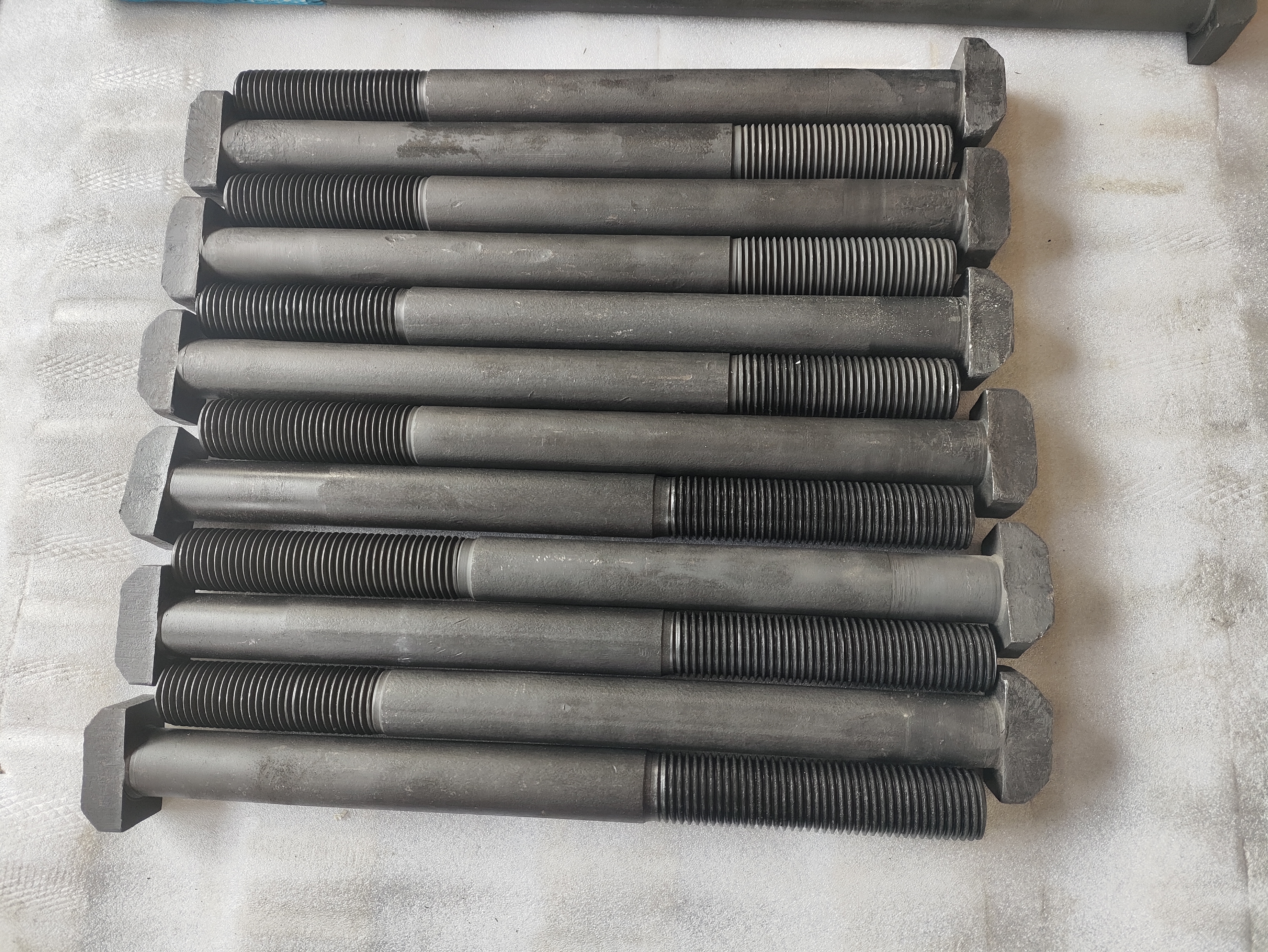 Cone Crusher Hex bolt