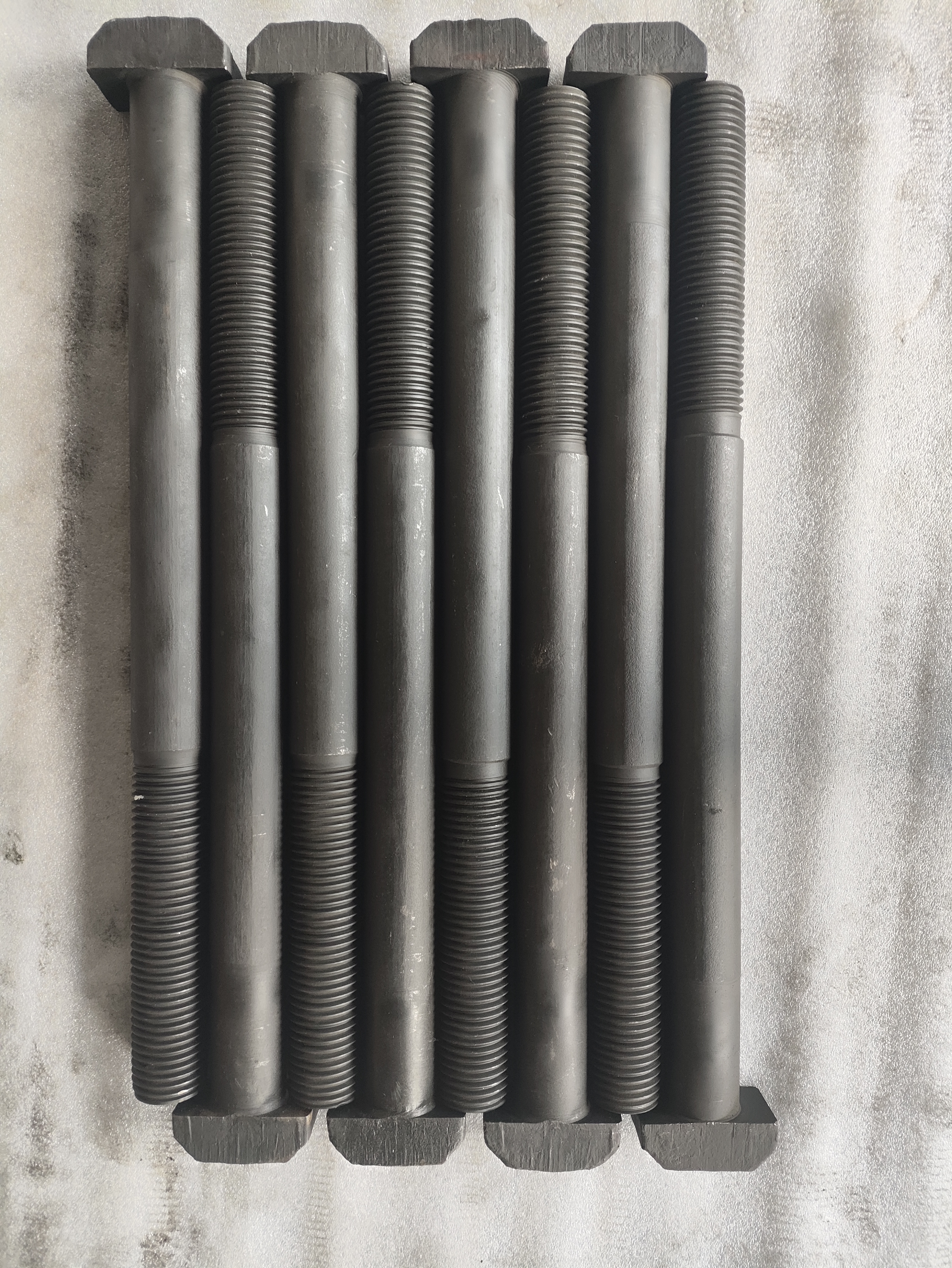 Cone Crusher Hex bolt