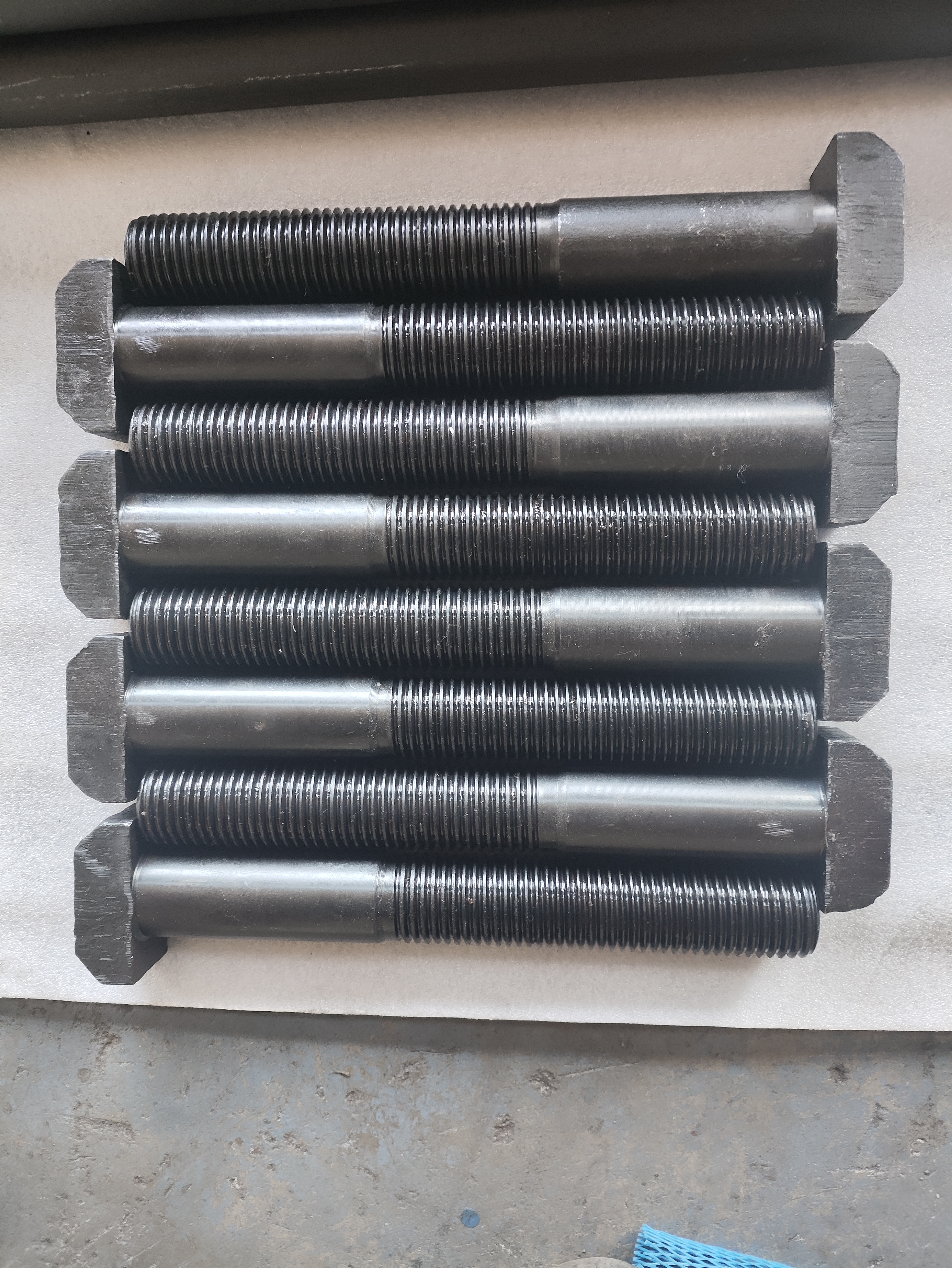 Cone Crusher Hex bolt