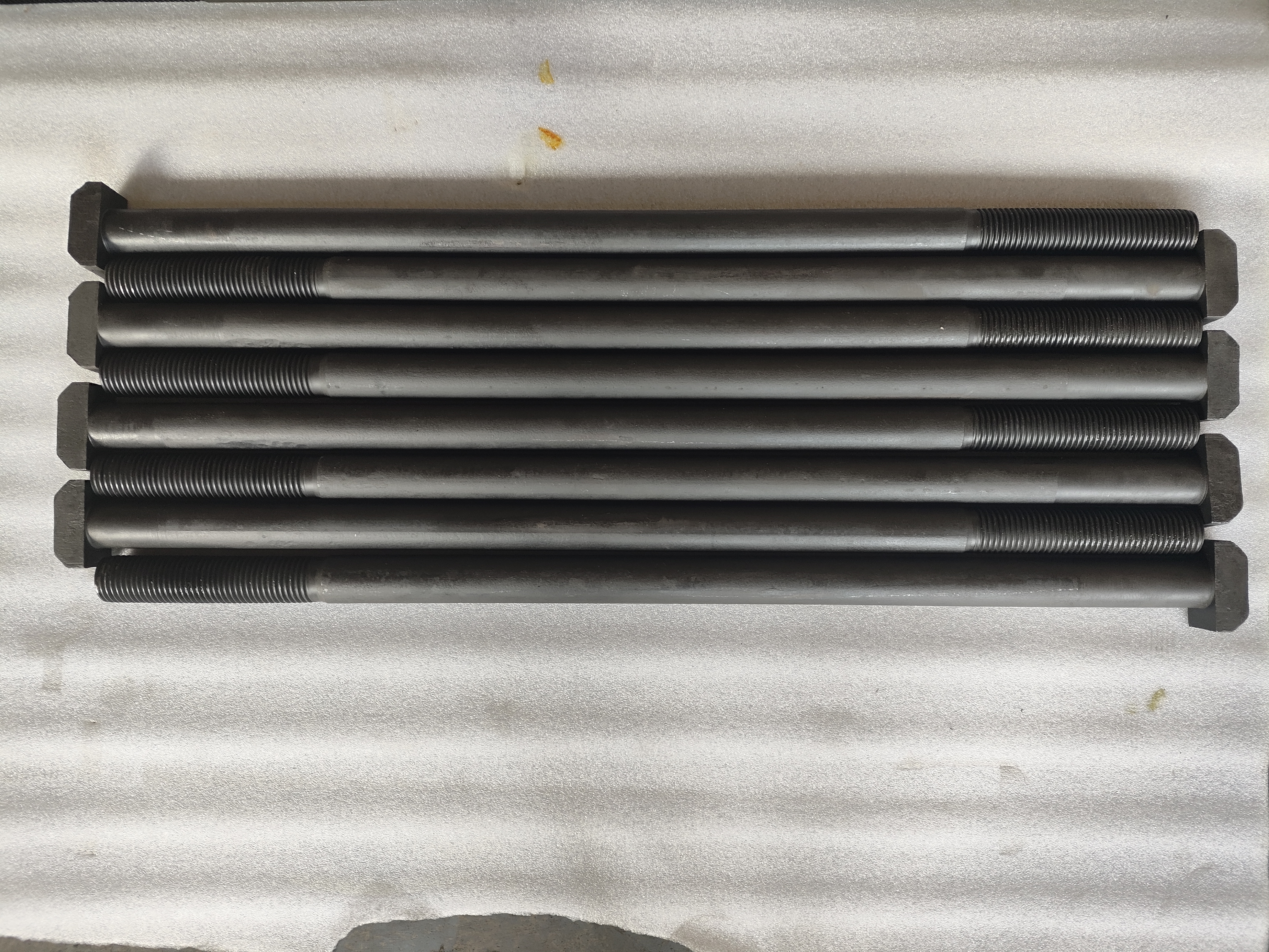 Cone Crusher Hex bolt
