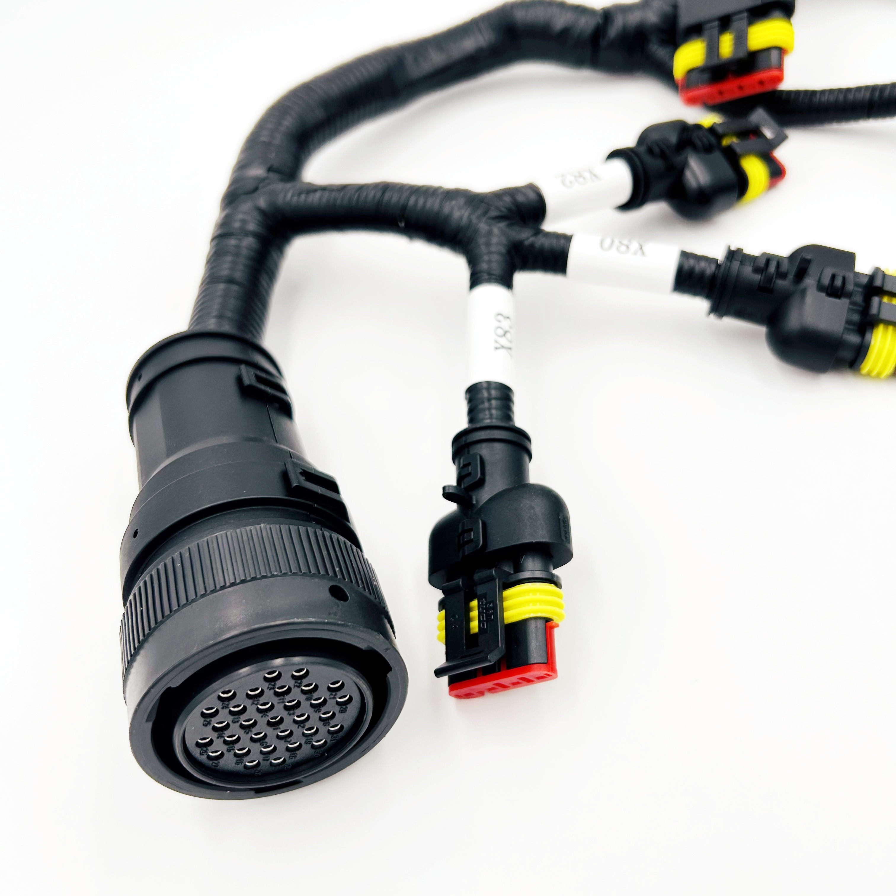 Fabrication de faisceaux de câbles automobiles