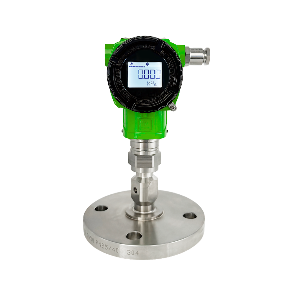 Direct-mount single flange pressure transmitter