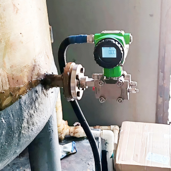 Level transmitter for hydrochloric acid