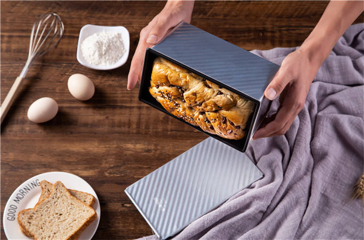 bread loaf tin