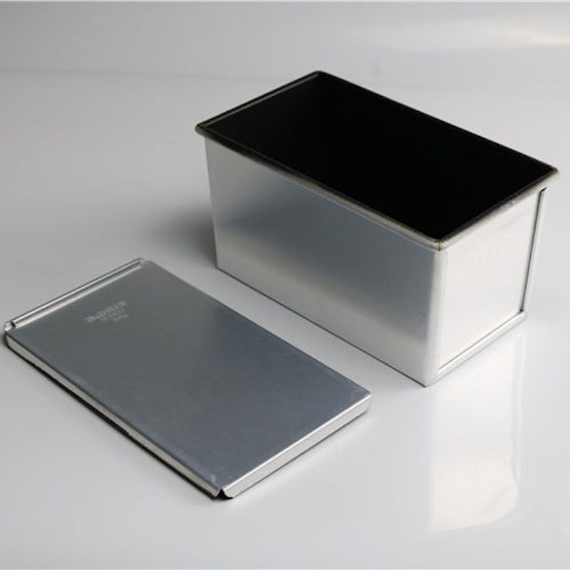 bread baking tins
