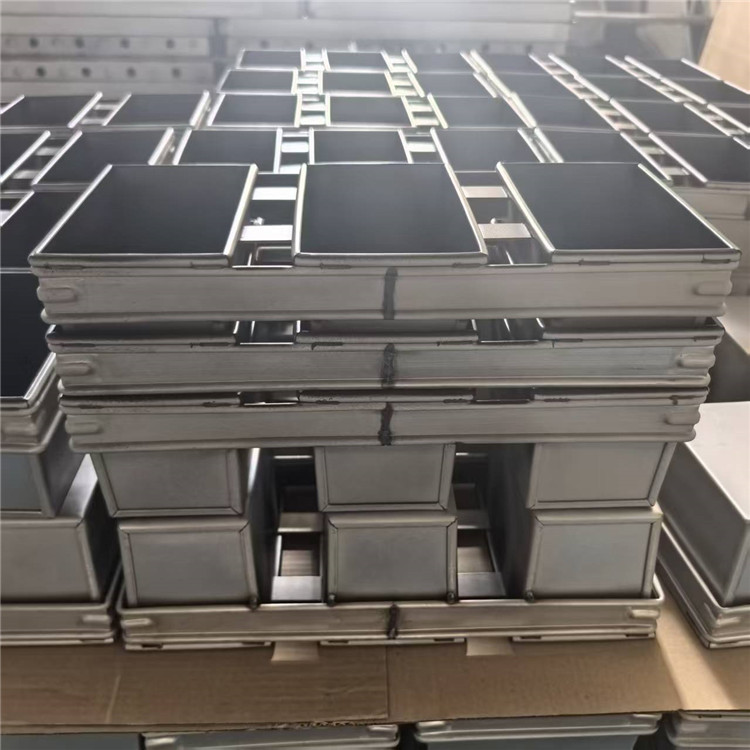 Heavy Gauge 3 Strap Bread Pans