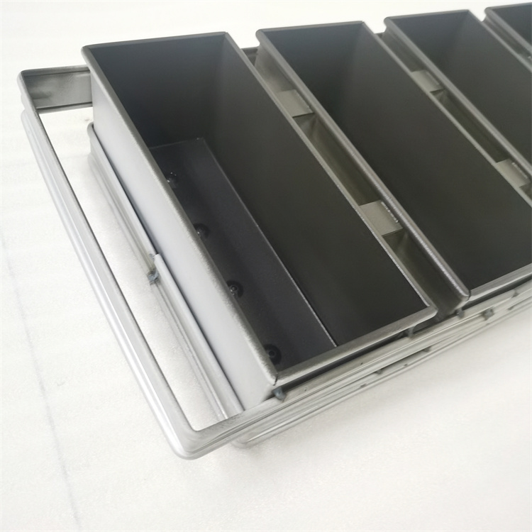 4 Strap Pullman Loaf Pan