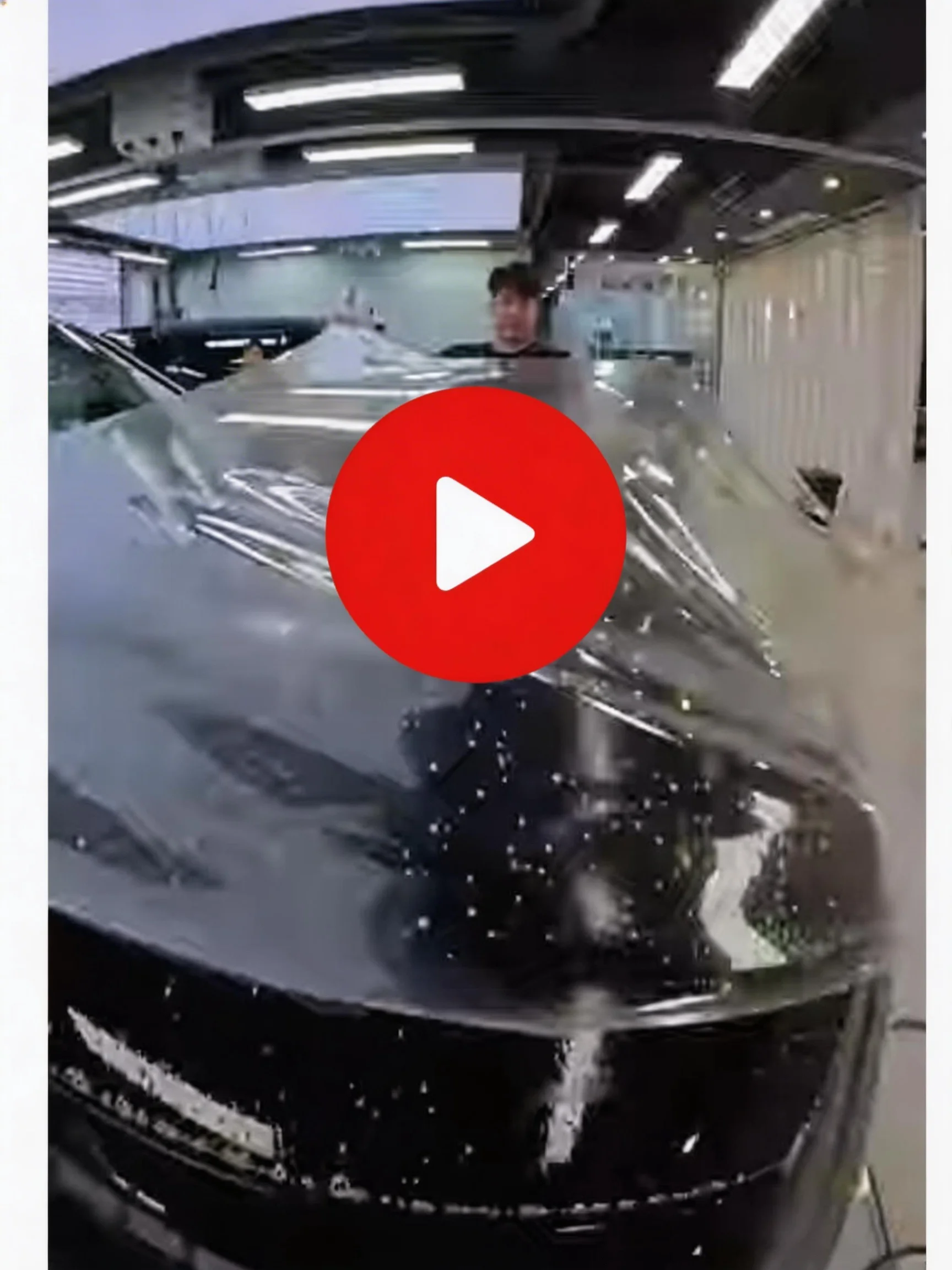 L'application d'un film de protection de peinture transparent, souvent appelé « film transparent »,