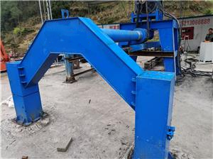 Advantages of cement pipe making machine equipment