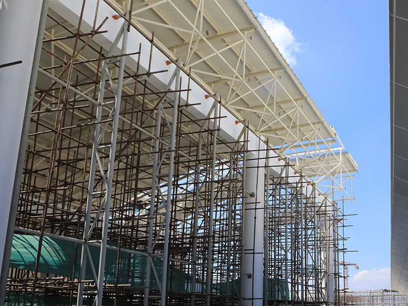 Large-span Special-shaped Steel Structure Ceiling and Bracing System of Airport