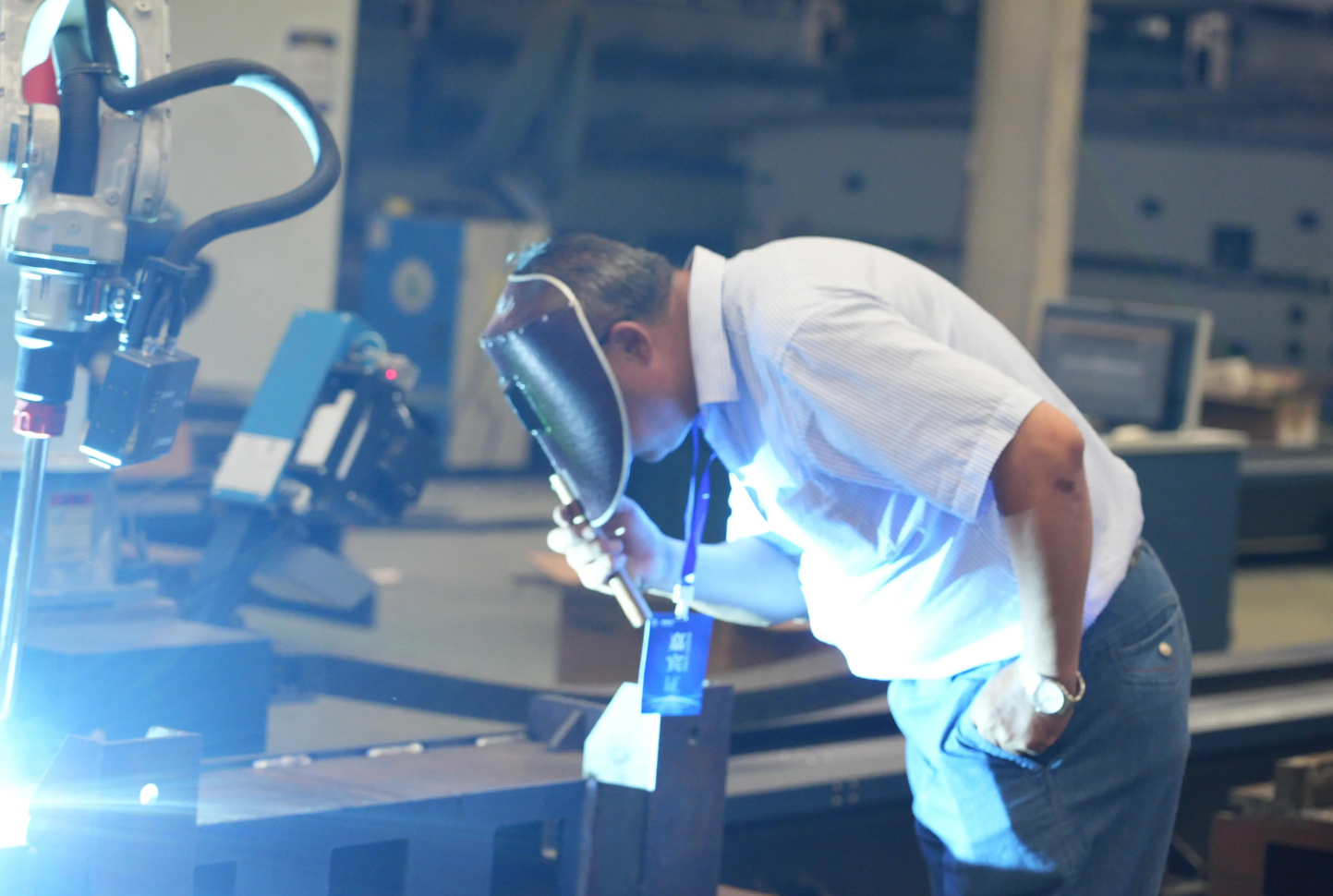 敦邦的集成式CNC工作流程如何确保钢结构达到毫米级精度