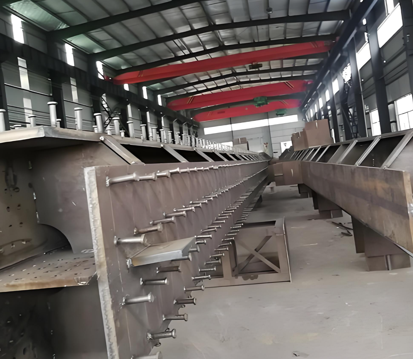 Extreme climate steel structures