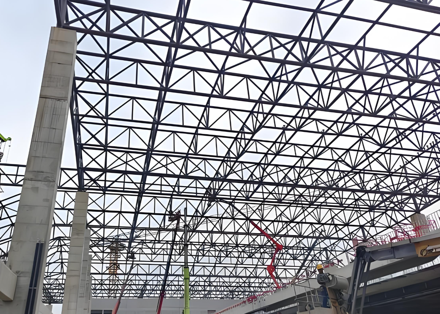 Applications of Space Frame Steel Structures in Modern Architecture