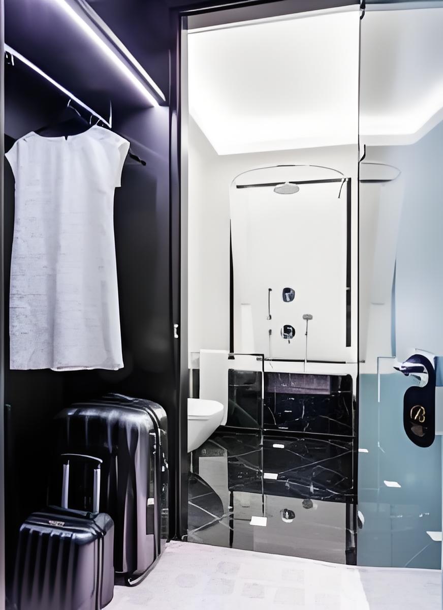 Hotel Bellotto Warsaw Decorative Mirrors