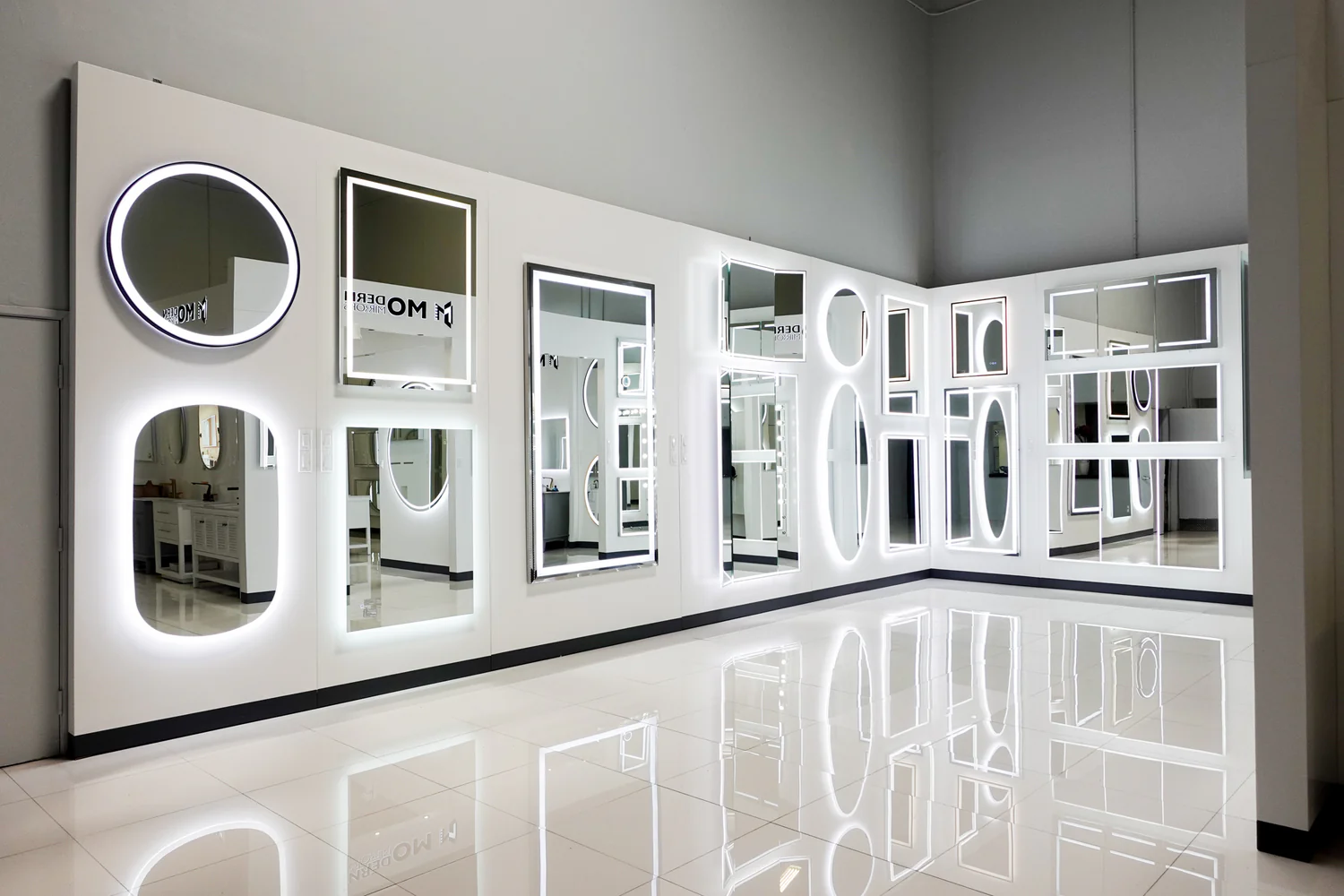 Struggling with Standard Mirror Sizes for Hotel Projects? How Custom Mirrors Simplify Large-Scale Hospitality Procurement
