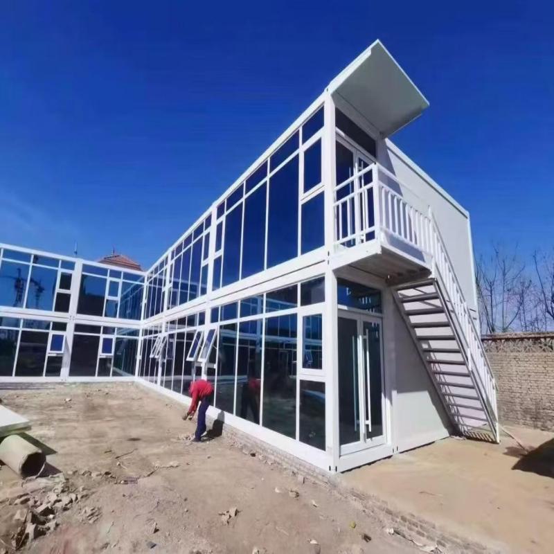 ¿Son las cabañas prefabricadas de contenedores ideales para campamentos remotos?