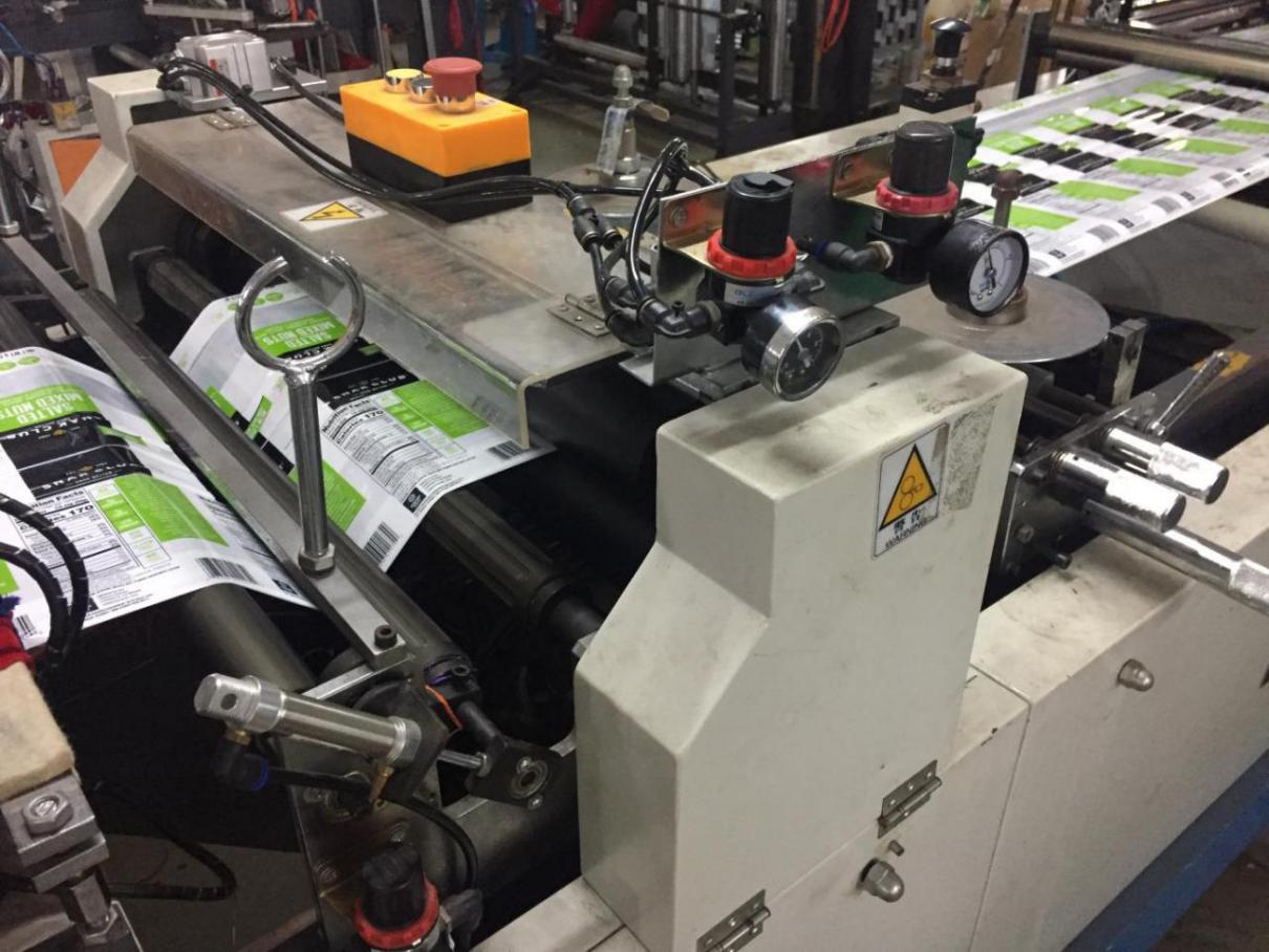 Auto Labeling In-line Bag Making Machine