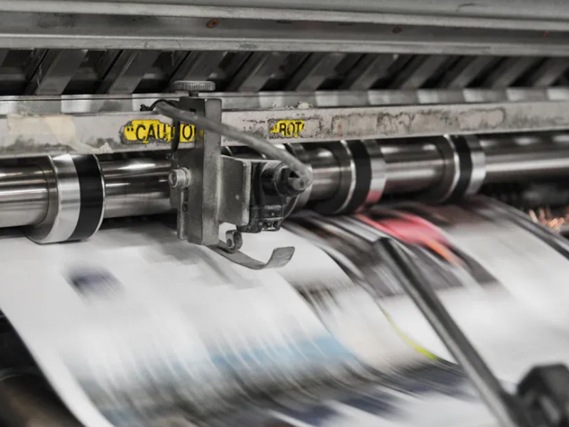 What Is the Major Difference Between Film Extrusion and Sheet Extrusion？