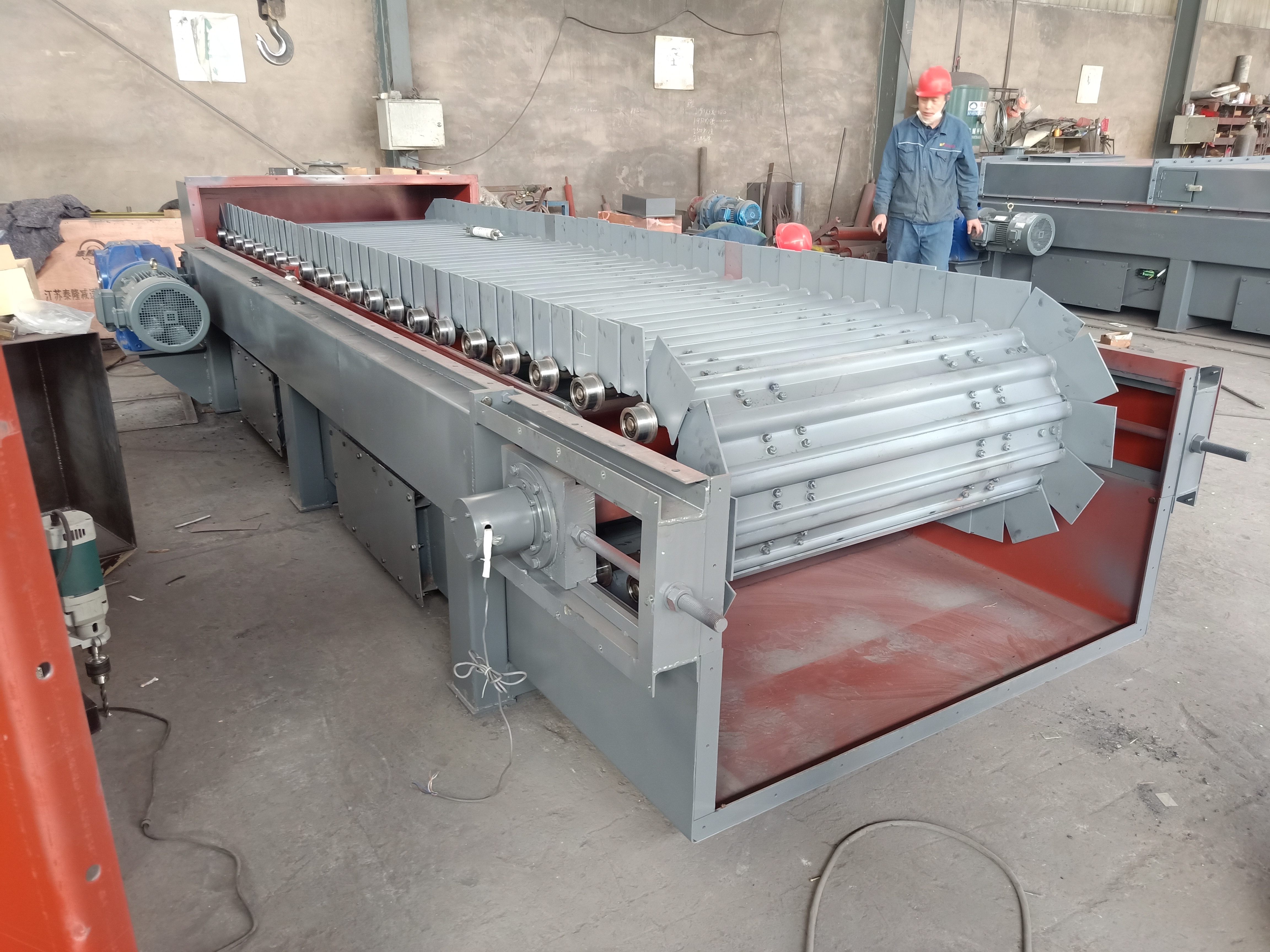 Apron feeder Apron feeder